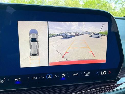 Used 2025 Chevrolet Traverse Z71 w/ Enhanced Driving Package AWD/4WD image 19