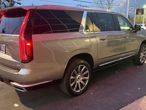 Used 2024 Cadillac Escalade ESV Premium Luxury Platinum w/ Heavy-Duty Trailer Package image 6