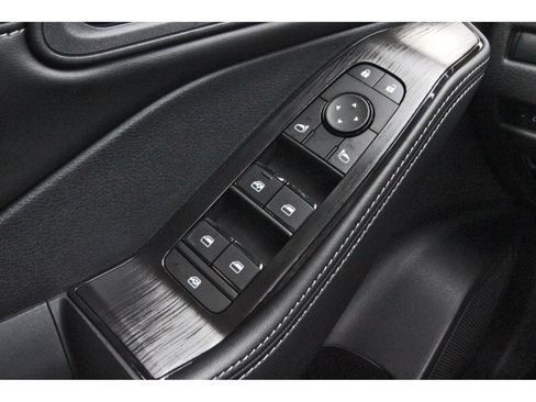 Certified 2025 Nissan Rogue SV w/ SV Premium Package FWD image 23