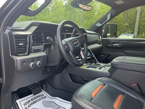Used 2025 GMC Sierra 2500 AT4 w/ AT4 Premium Plus Package AWD/4WD image 15
