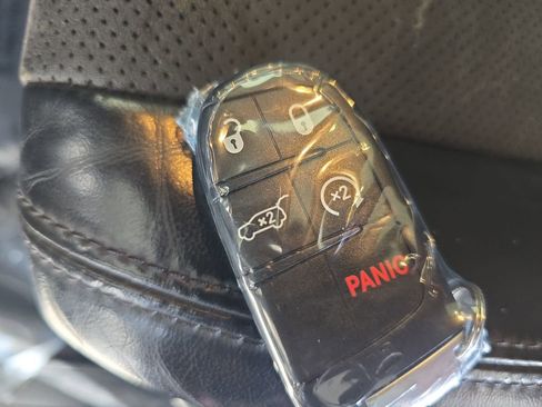 Used 2020 Jeep Grand Cherokee Altitude image 38