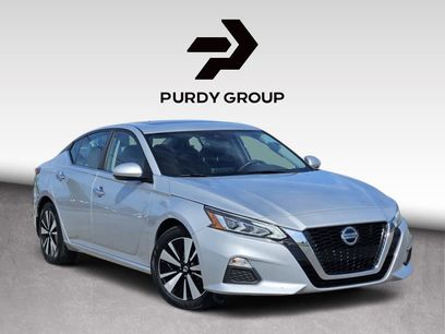 Used 2022 Nissan Altima 2.5 SV w/ SV Premium Package