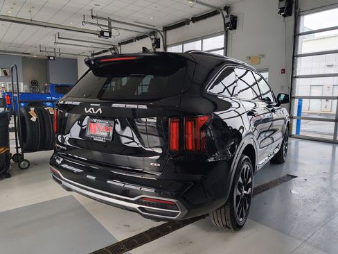 Used 2023 Kia Sorento SX image 4