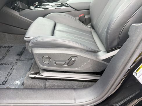 Used 2025 Audi Q6 e-tron Premium Plus w/ Premium Plus image 14