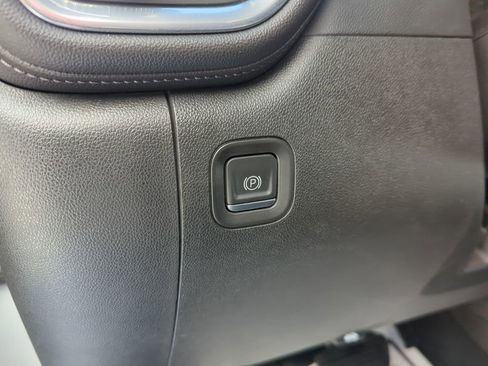 Used 2021 GMC Sierra 2500 Denali w/ Denali Ultimate Package image 25