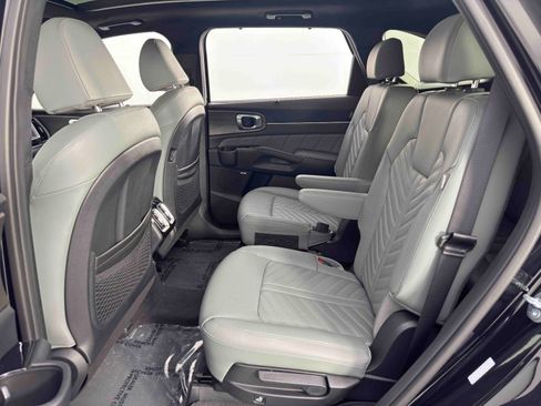 Used 2025 Kia Sorento SX Prestige w/ Sage Leather Package image 45