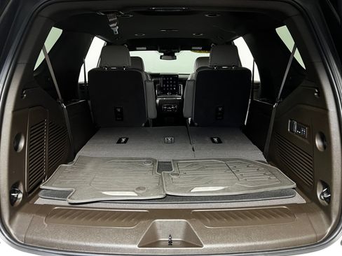 Used 2025 GMC Yukon Elevation AWD/4WD image 30