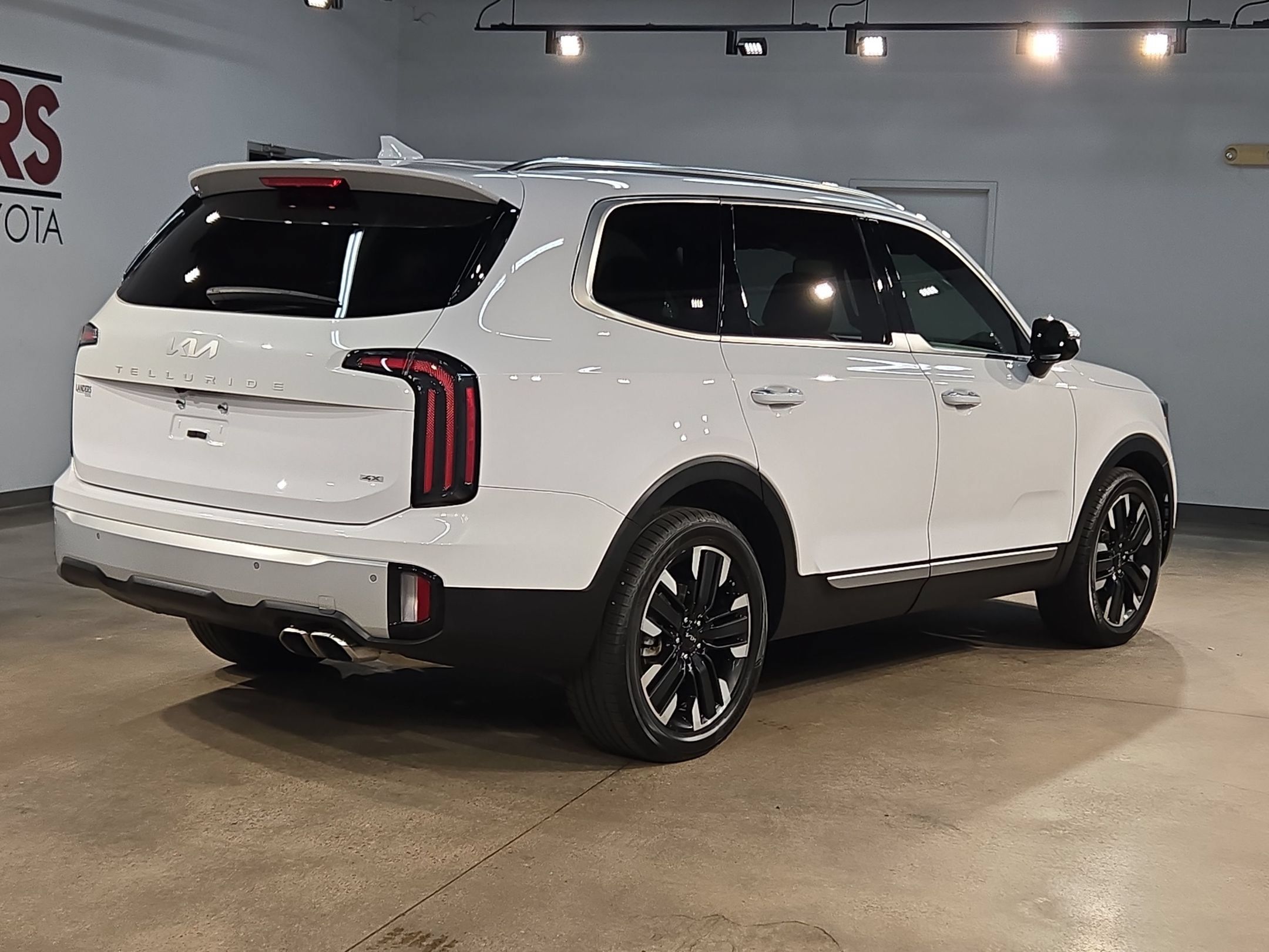Used 2023 Kia Telluride SX AWD/4WD image 7