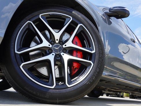 Used 2025 Mercedes-Benz GLE 63 AMG S w/ Driver Assistance Package image 11