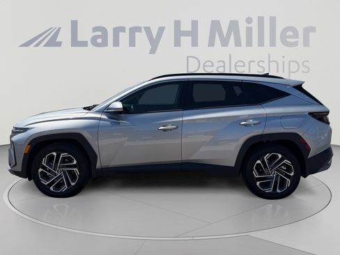 Used 2025 Hyundai Tucson Limited FWD image 2