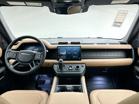 Certified 2025 Land Rover Defender 110 X-Dynamic SE AWD/4WD image 5