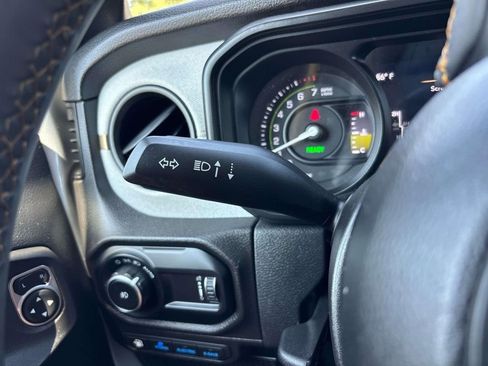 Used 2024 Jeep Wrangler Unlimited AWD/4WD image 26