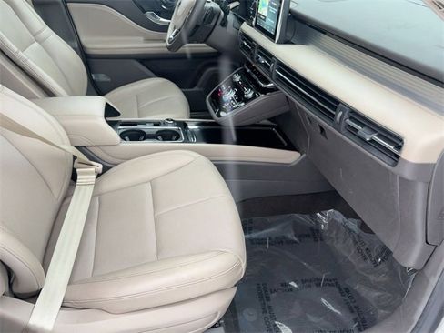 Used 2022 Lincoln Corsair AWD w/ Equipment Group 101A image 27