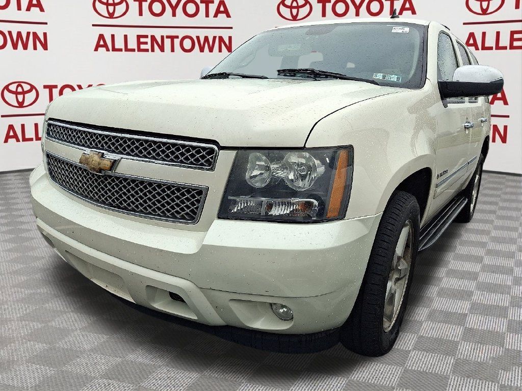 Used 2009 Chevrolet Tahoe LTZ AWD/4WD image 3