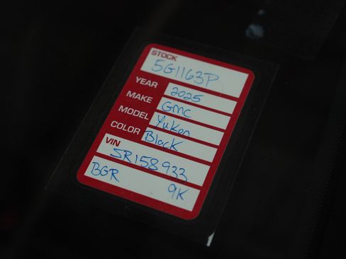 Used 2025 GMC Yukon Denali image 34