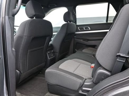 Used 2016 Ford Explorer XLT AWD/4WD image 15