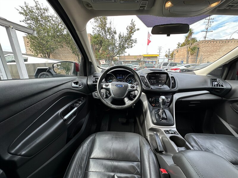 Used 2015 Ford Escape SE w/ Equipment Group 201A FWD image 16