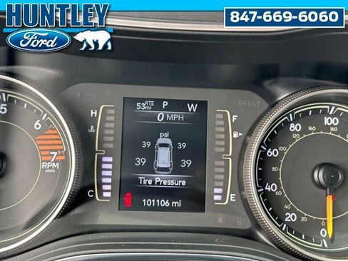 Used 2019 Jeep Cherokee Latitude w/ Cold Weather Group AWD/4WD image 44