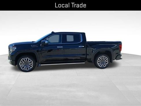 Used 2026 GMC Sierra 1500 Denali Ultimate w/ LPO, Black Badging Package AWD/4WD image 2