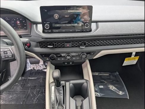 Used 2025 Honda Accord SE image 10