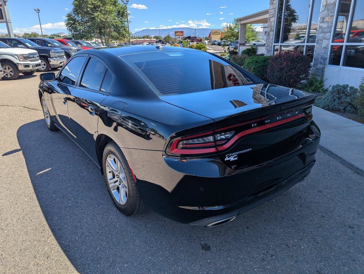 Used 2022 Dodge Charger SXT w/ Leather Interior Group RWD image 3