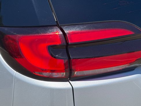 Used 2023 Chrysler Pacifica Touring-L FWD image 46
