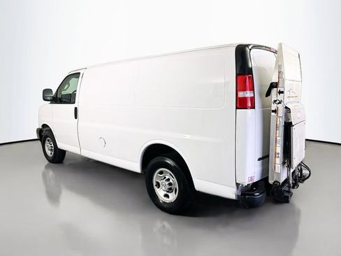 Used 2021 Chevrolet Express 3500 w/ Driver Convenience Package image 5