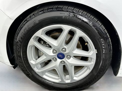 Used 2016 Ford Fusion SE FWD image 30