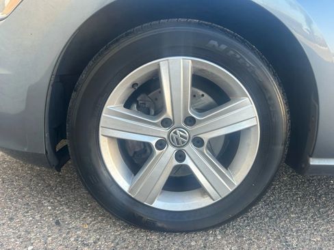 Used 2015 Volkswagen Golf TDI S image 24