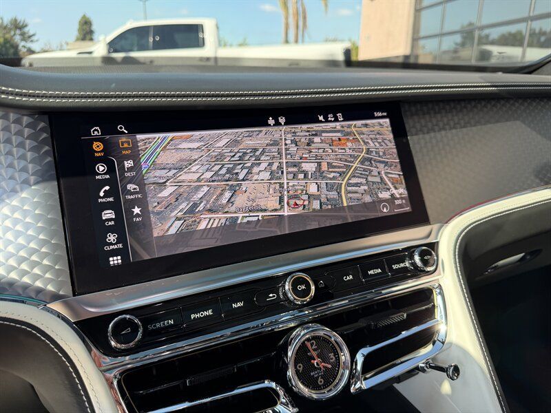 Used 2024 Bentley Flying Spur W12 AWD/4WD image 15