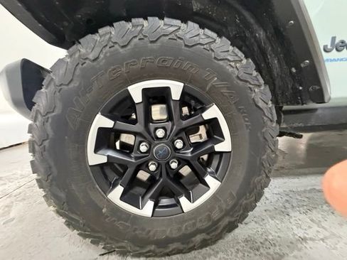 Used 2024 Jeep Wrangler Unlimited Rubicon 4xe AWD/4WD image 13