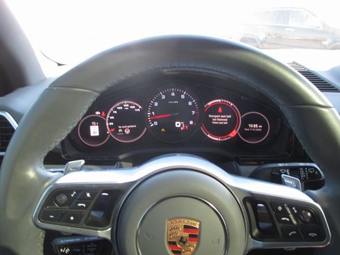 Used 2023 Porsche Cayenne image 24