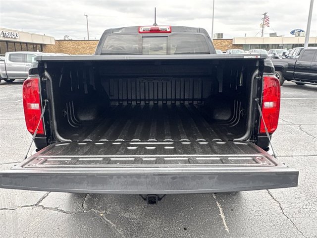 Certified 2022 Chevrolet Colorado ZR2 w/ ZR2 Midnight Special Edition AWD/4WD image 23