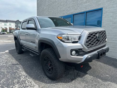 Used 2021 Toyota Tacoma TRD Off-Road w/ Technology Package AWD/4WD image 2