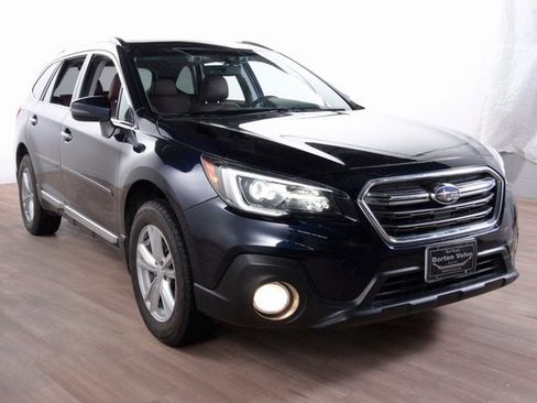 Used 2018 Subaru Outback 2.5i Touring image 3