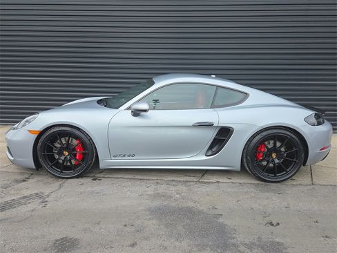 Used 2021 Porsche 718 Cayman GT4 image 2