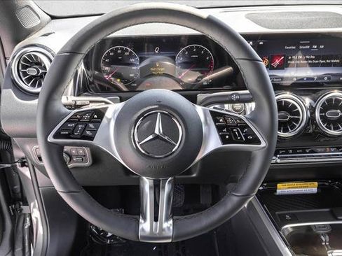 New 2026 Mercedes-Benz GLB 250 4MATIC image 17