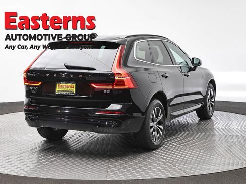 Used 2023 Volvo XC60 B5 Core FWD image 5