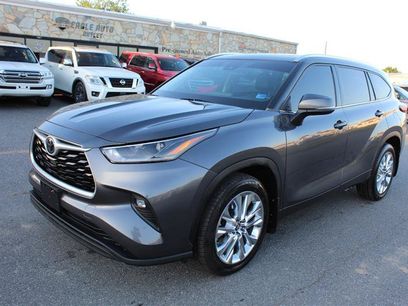 Used 2021 Toyota Highlander XLE