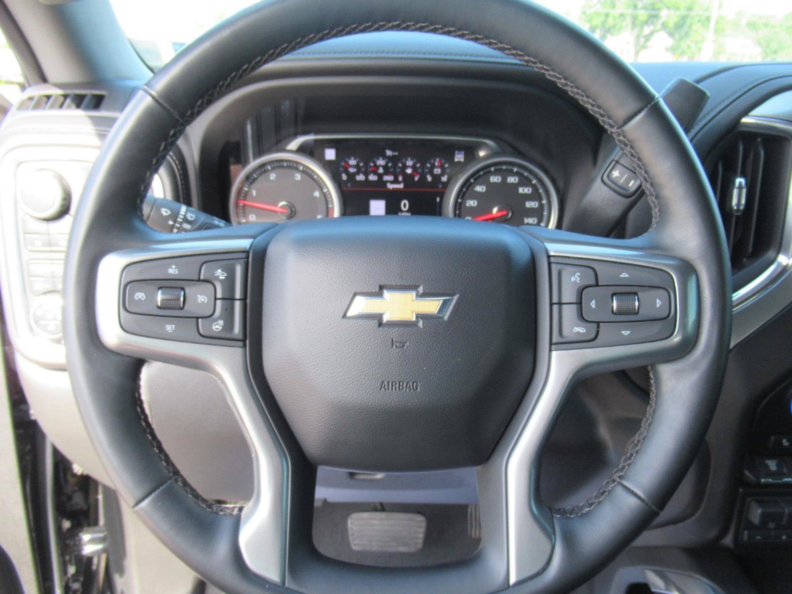 Used 2023 Chevrolet Silverado 2500 LTZ w/ LTZ Convenience Package AWD/4WD image 25