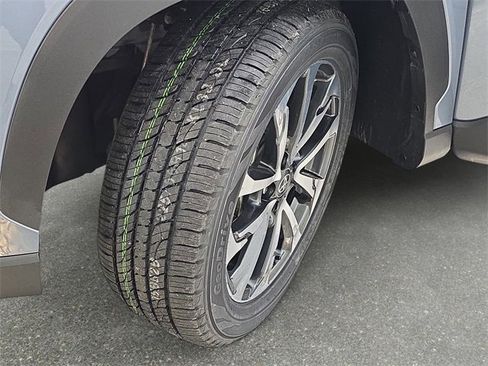 Certified 2024 Toyota Corolla Cross XLE image 28