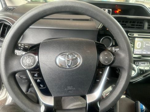 Used 2018 Toyota Prius C One FWD image 9