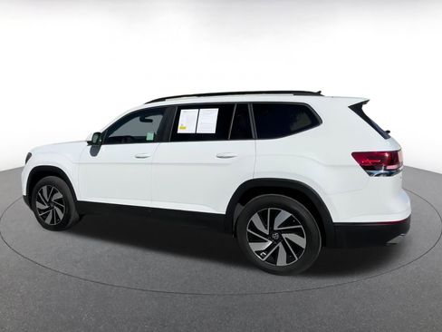 Used 2025 Volkswagen Atlas SE image 10
