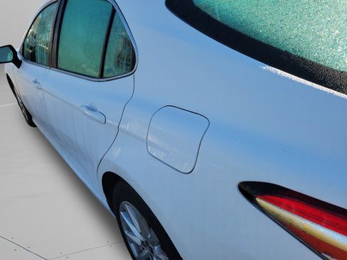 Used 2019 Toyota Camry LE image 22