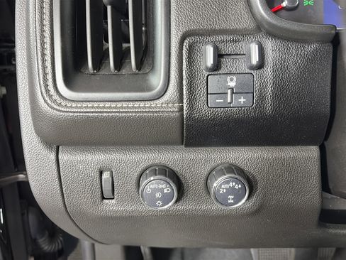 Used 2019 Nissan Titan PRO-4X w/ Pro-4x Convenience Package image 29