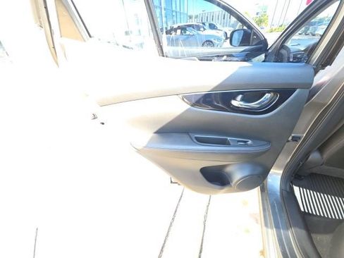 Used 2018 Nissan Rogue Sport SL w/ SL Premium Package image 23