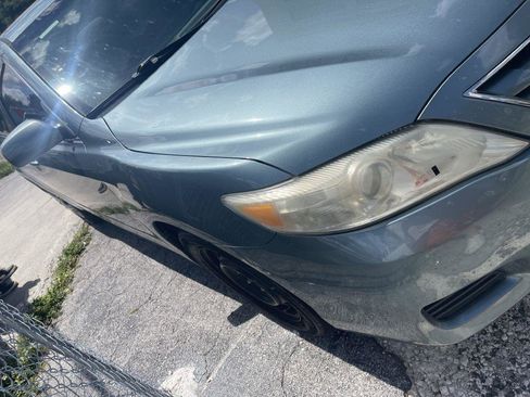 Used 2010 Toyota Camry SE FWD image 9