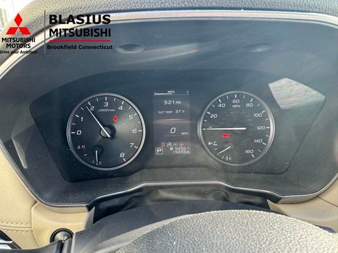 Used 2024 Subaru Outback Limited AWD/4WD image 32