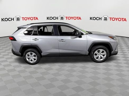 Used 2021 Toyota RAV4 LE AWD/4WD image 9