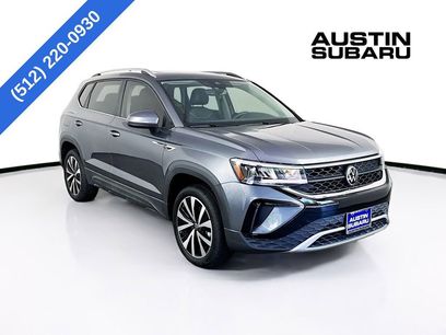 Used 2023 Volkswagen Taos SE w/ Panoramic Sunroof Package